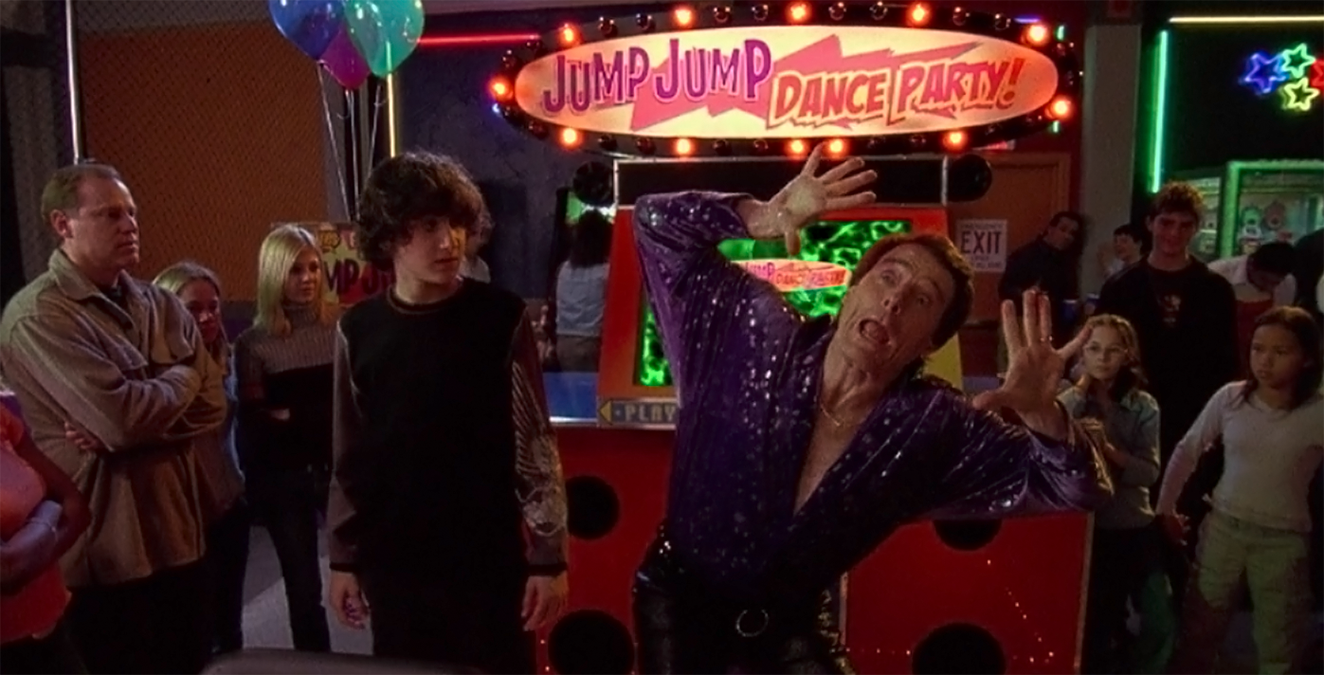 Hal, the dad from Malcolm in the Middle, shows a whole arcade his moves at Jump Jump Dance Party
